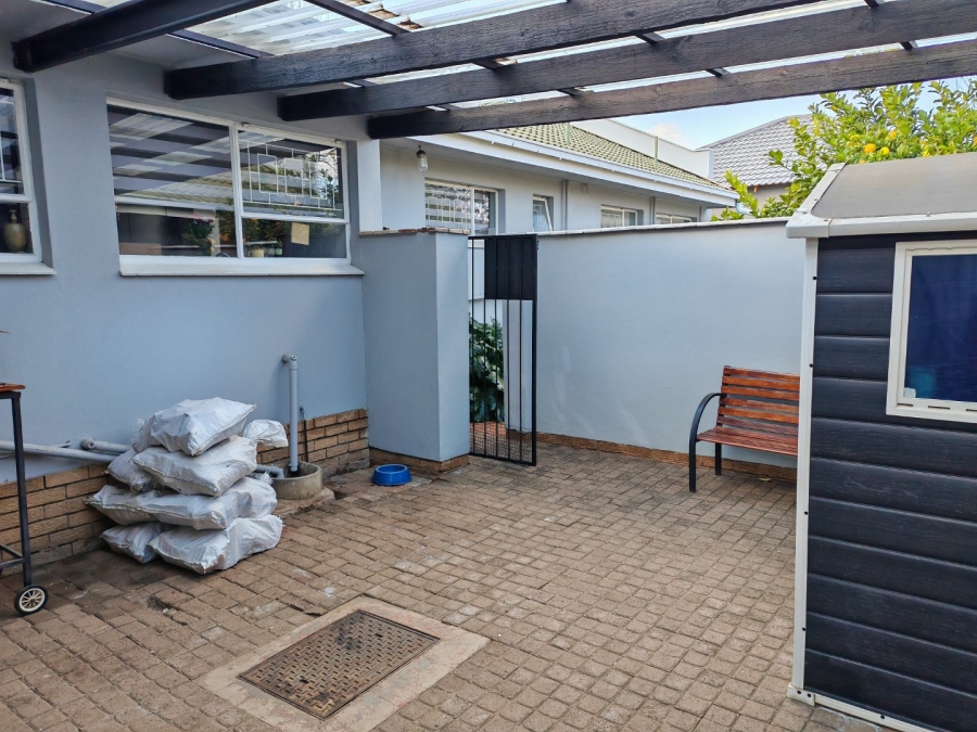 5 Bedroom Property for Sale in Heuwelsig Free State